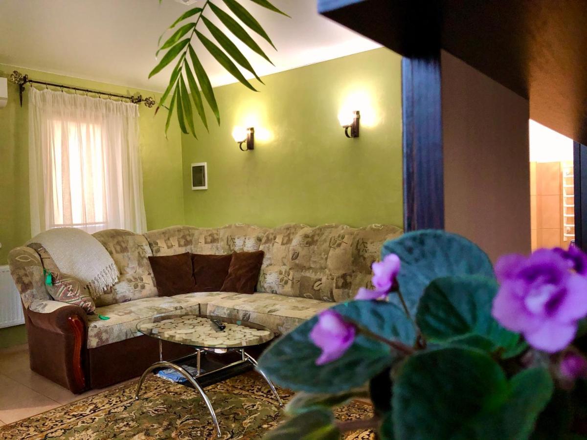 Guest House Oleksandriia Exterior photo